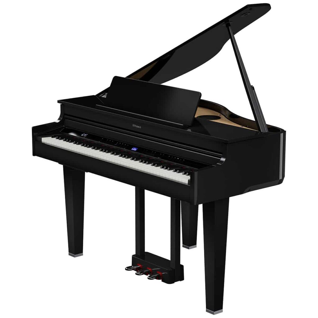 Vue de trois quarts du piano à queue numérique Roland GP-6 avec couvercle ouvert